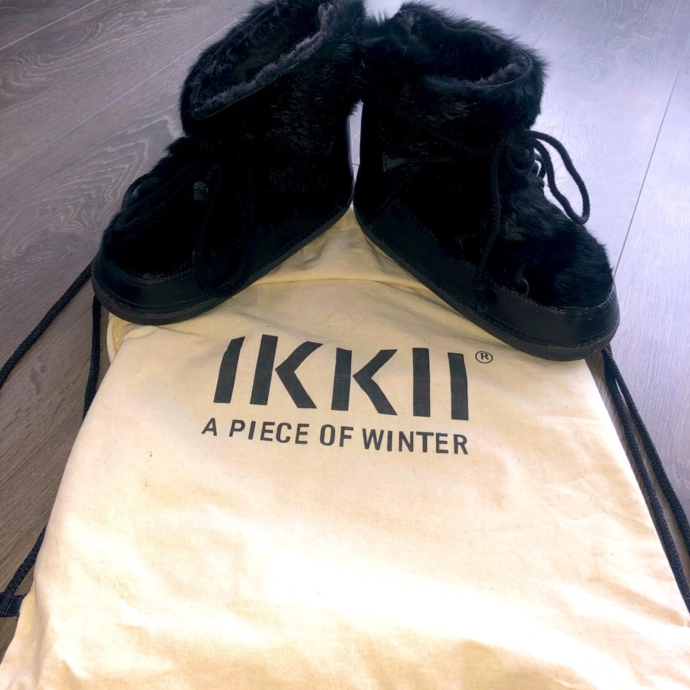 Super comfortable fur boots